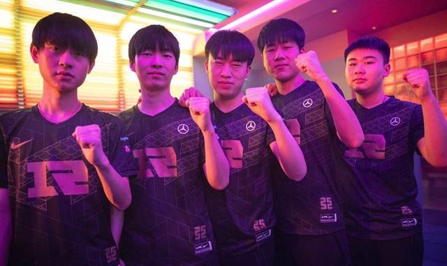 形势为例 形势为例